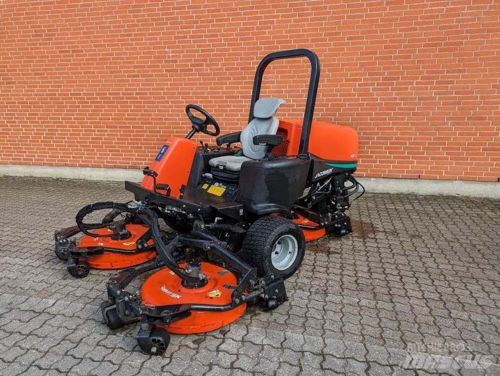 Jacobsen AR-3 Самохідні газонокосарки