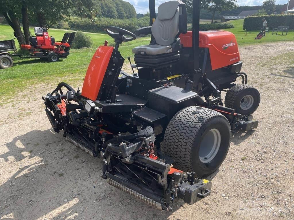 Jacobsen FAIRWAY 250 Самохідні газонокосарки
