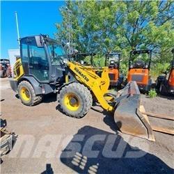 Komatsu WA70M Малі навантажувачі