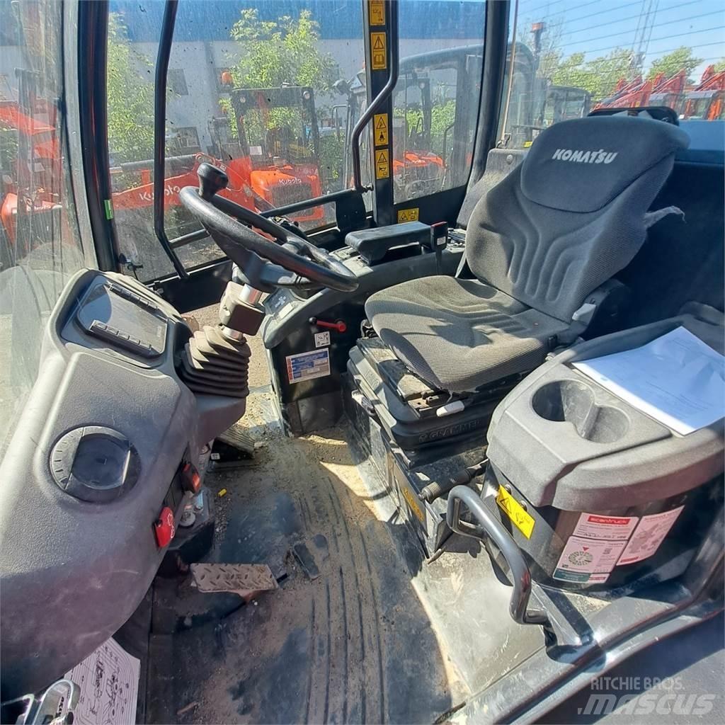 Komatsu WA70M Малі навантажувачі