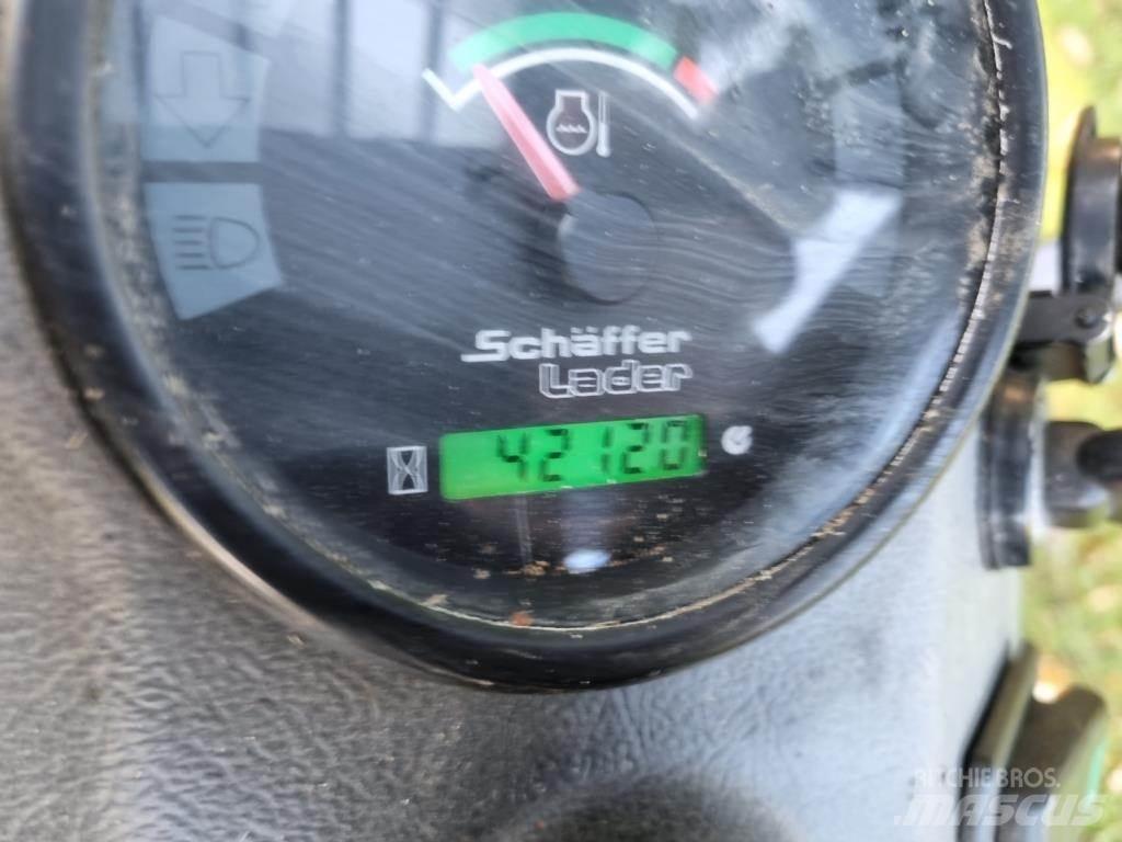 Schäffer 2028 Малі навантажувачі