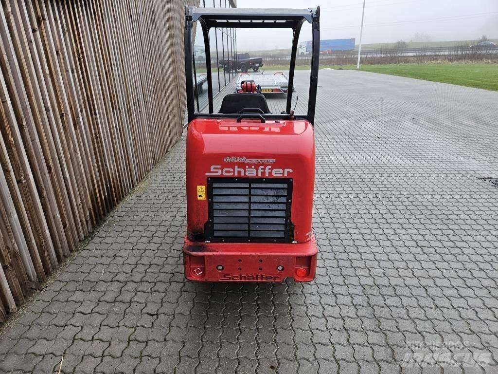 Schäffer 2428 SLT Малі навантажувачі