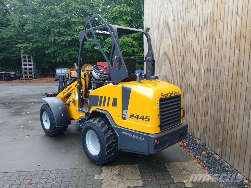 Schäffer 2445S Малі навантажувачі