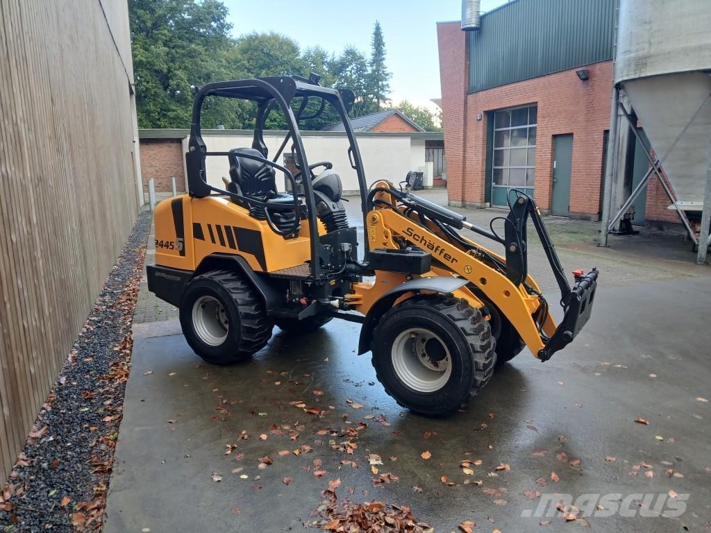 Schäffer 2445S Малі навантажувачі