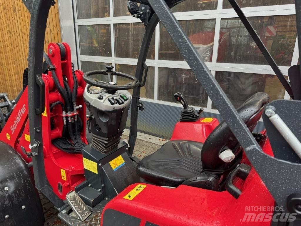 Schäffer 3650 SLT Малі навантажувачі