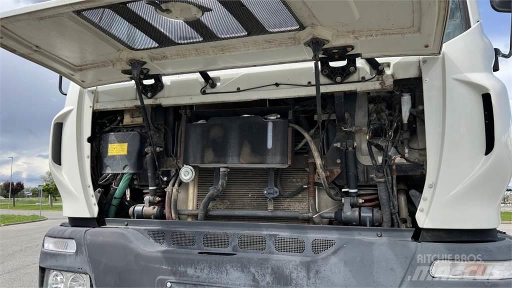 Astra HD8E 44.38 4x4 Вантажівки-цистерни
