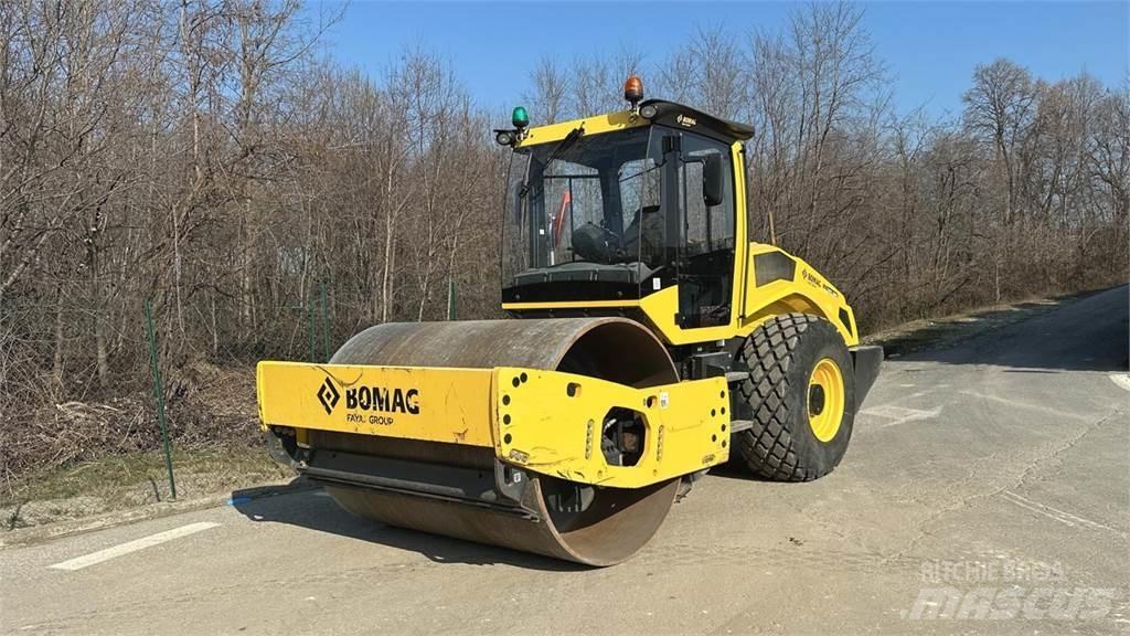 Bomag BW213 DH-5 Ущільнювачі грунту