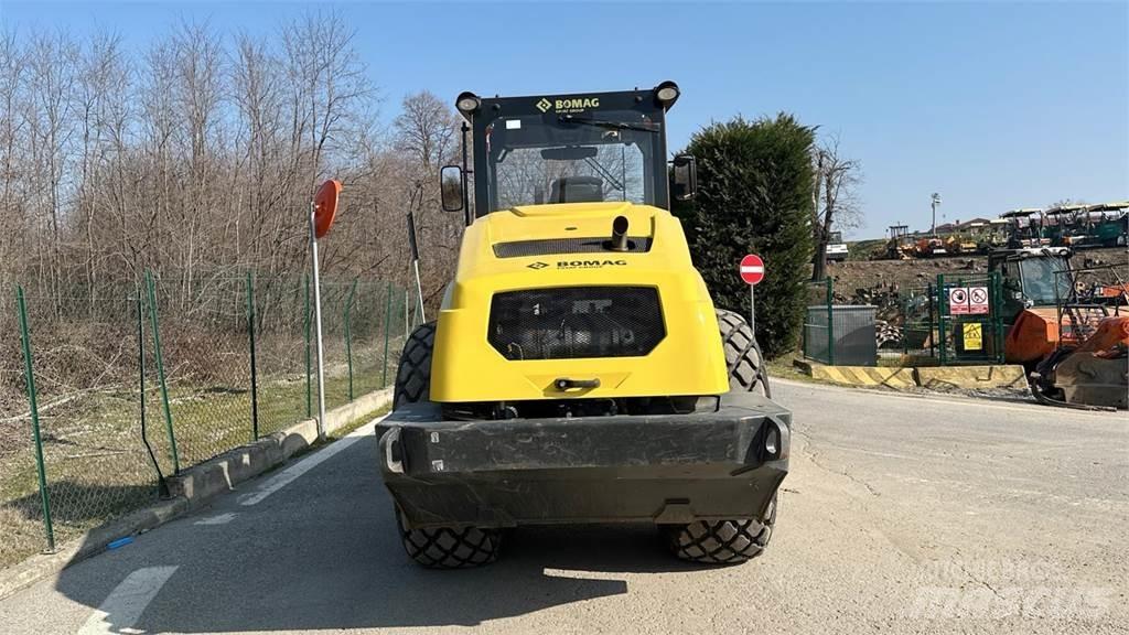Bomag BW213 DH-5 Ущільнювачі грунту