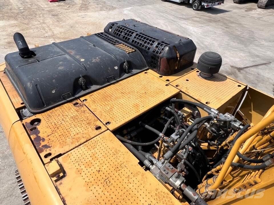 CAT 330D UHD Гусеничні екскаватори