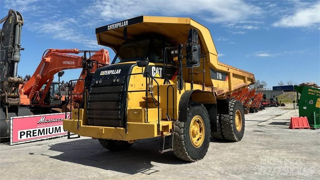 CAT 770 Міні самоскиди