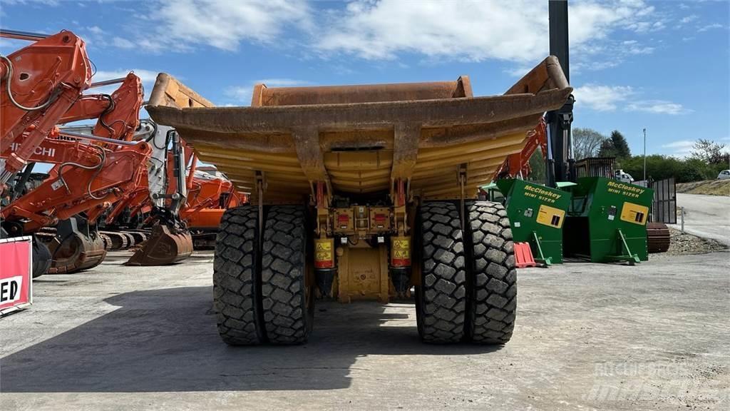 CAT 770 Міні самоскиди