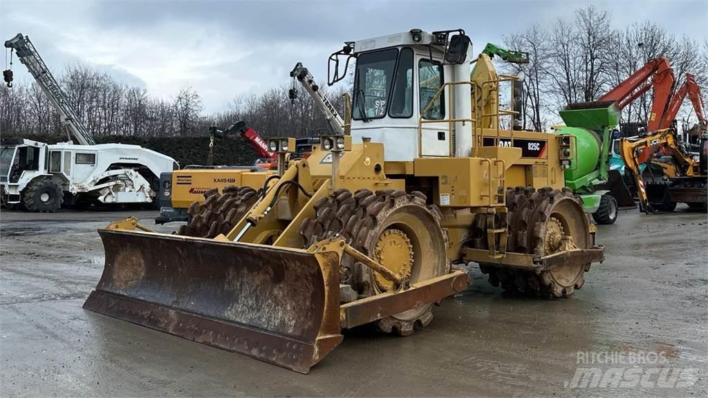 CAT 825C Гусеничні бульдозери