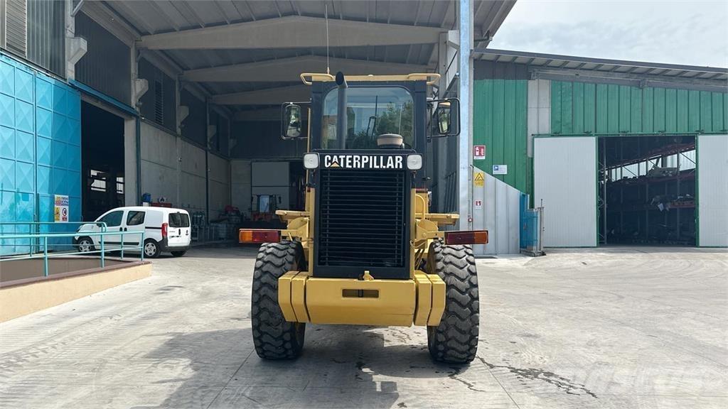 CAT 924F Фронтальні навантажувачі