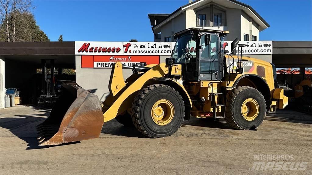 CAT 950M Фронтальні навантажувачі