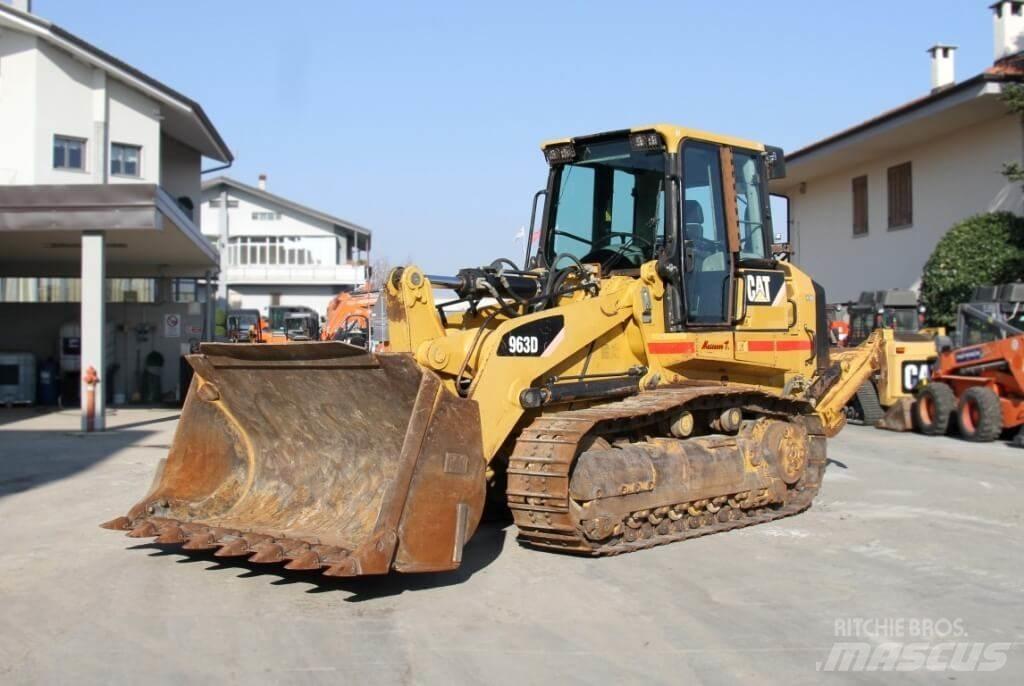 CAT 963D Фронтальні навантажувачі