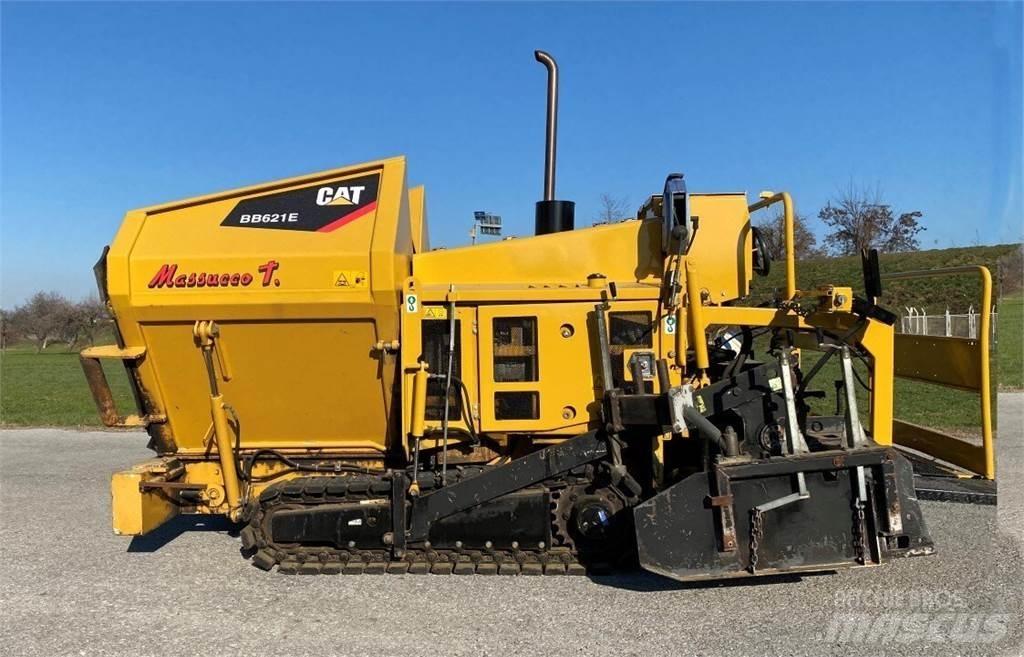 CAT BB621E Асфальтовкладачі