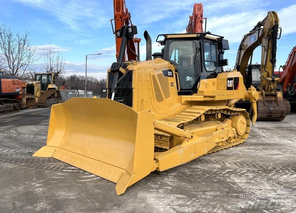 CAT D7E Гусеничні бульдозери