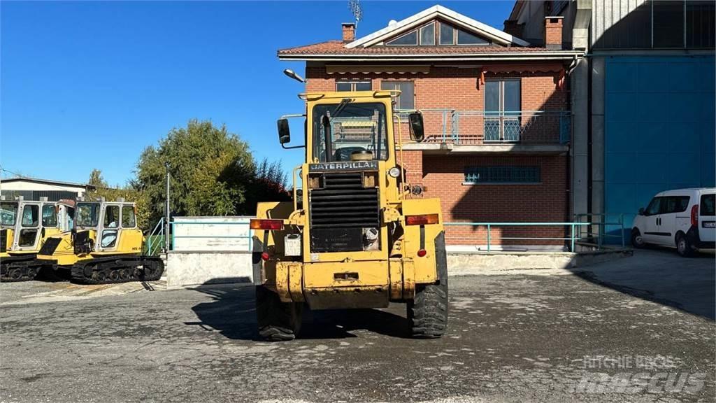 CAT IT28B Фронтальні навантажувачі