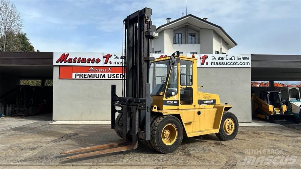 CAT V225C Дизельні навантажувачі