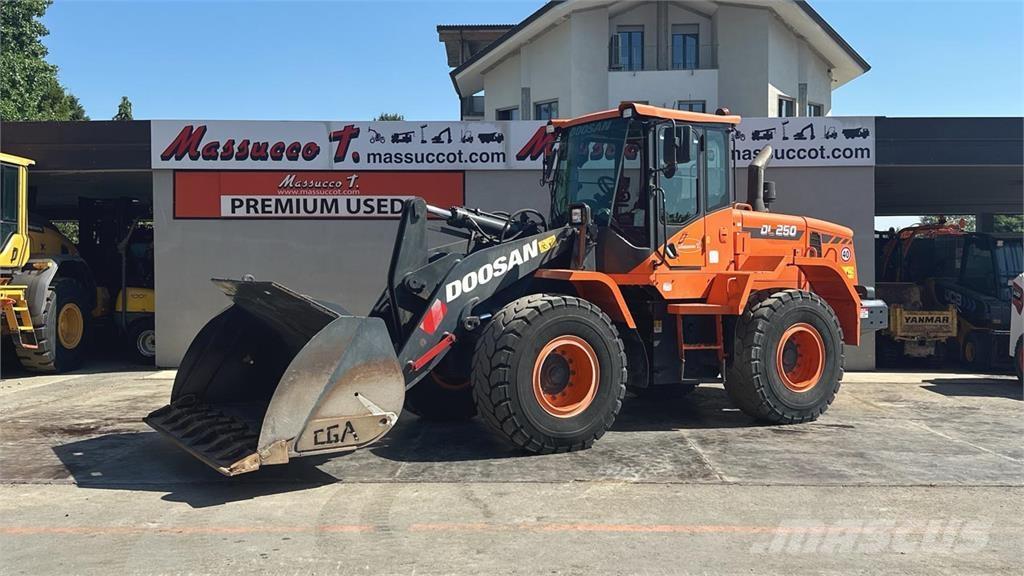 Doosan DL250-5 Фронтальні навантажувачі
