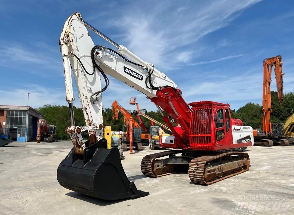 Doosan DX340 LC Гусеничні екскаватори