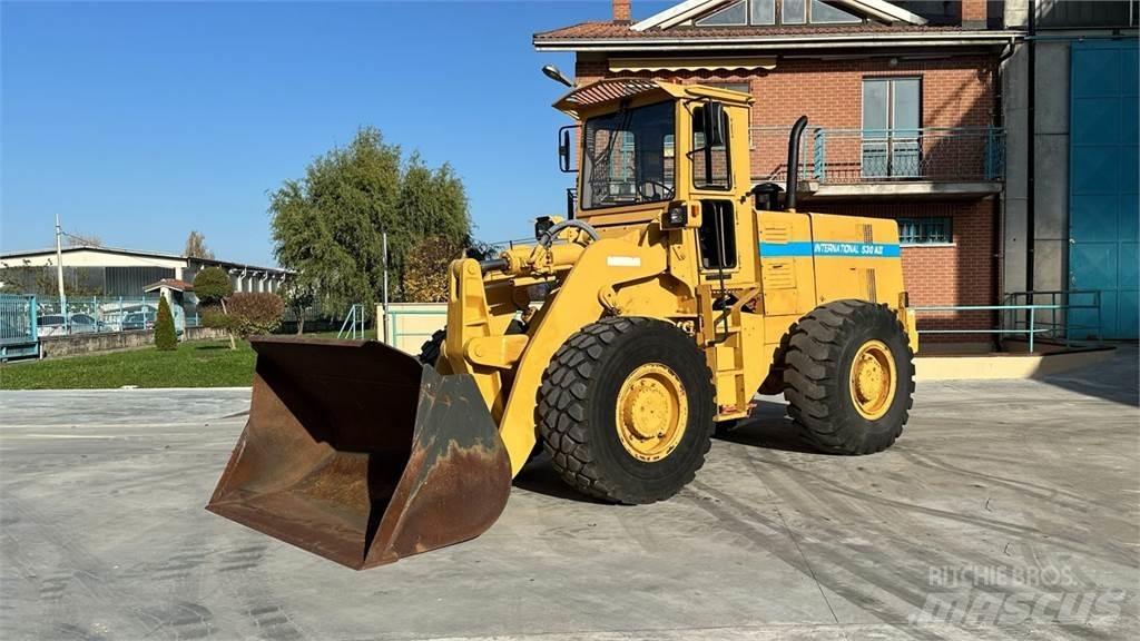 Dresser 530 AII 4x4 Фронтальні навантажувачі