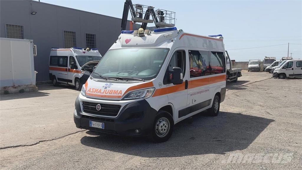 Fiat DUCATO AMBULANZA Вантажівки / спеціальні