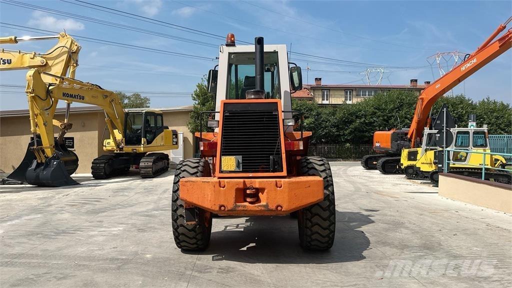 Fiat-Hitachi FR90 4X4 Фронтальні навантажувачі