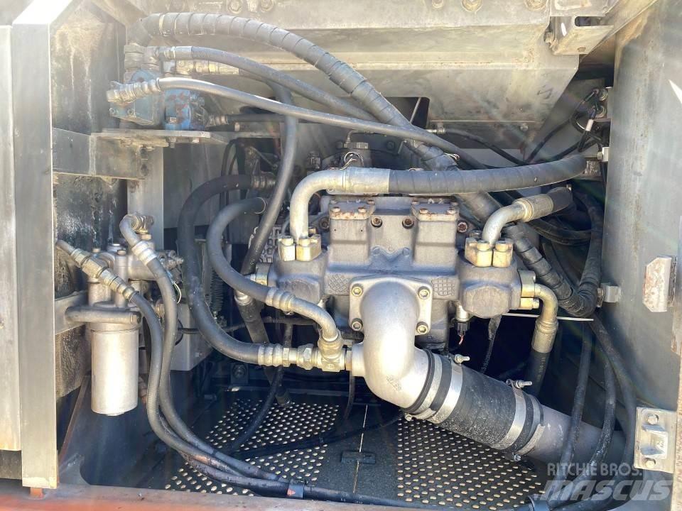 Hitachi EX230LCK Гусеничні екскаватори