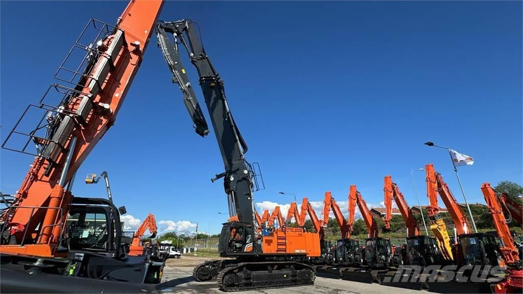 Hitachi KMC750S-7 Гусеничні екскаватори