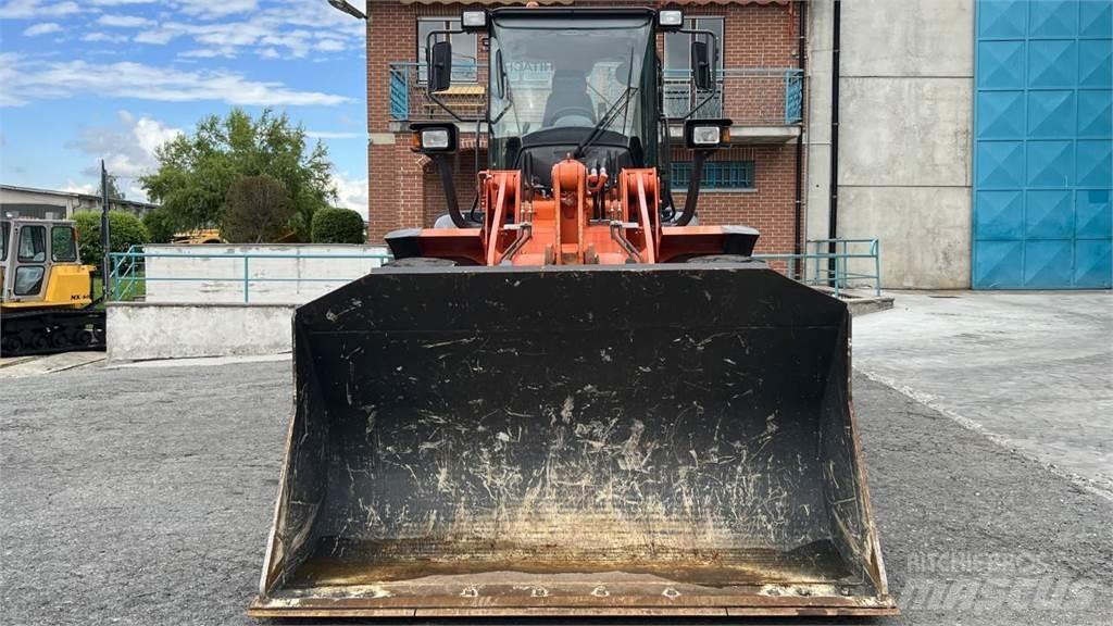 Hitachi ZW140-5B Фронтальні навантажувачі