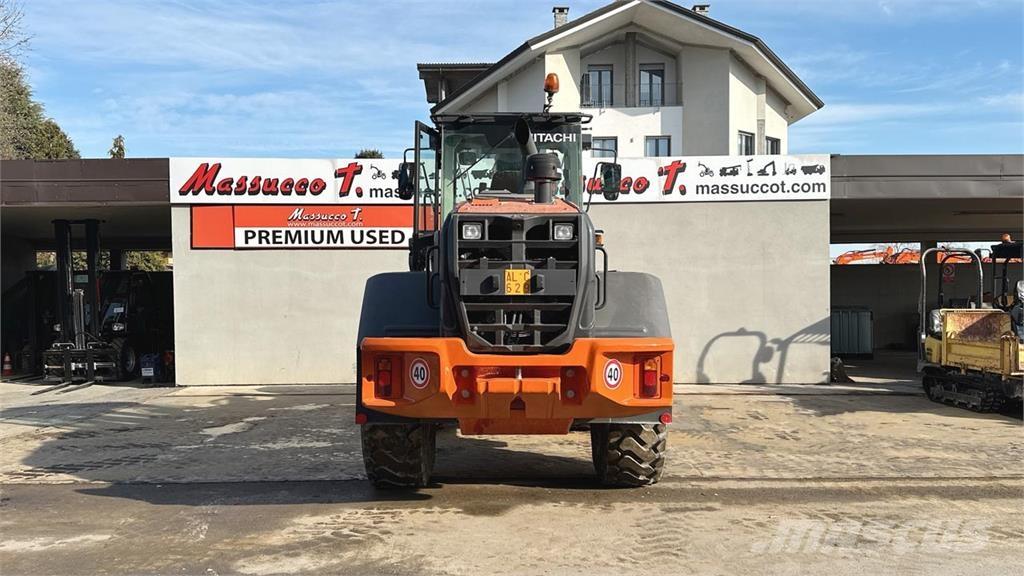 Hitachi ZW150-6 Фронтальні навантажувачі