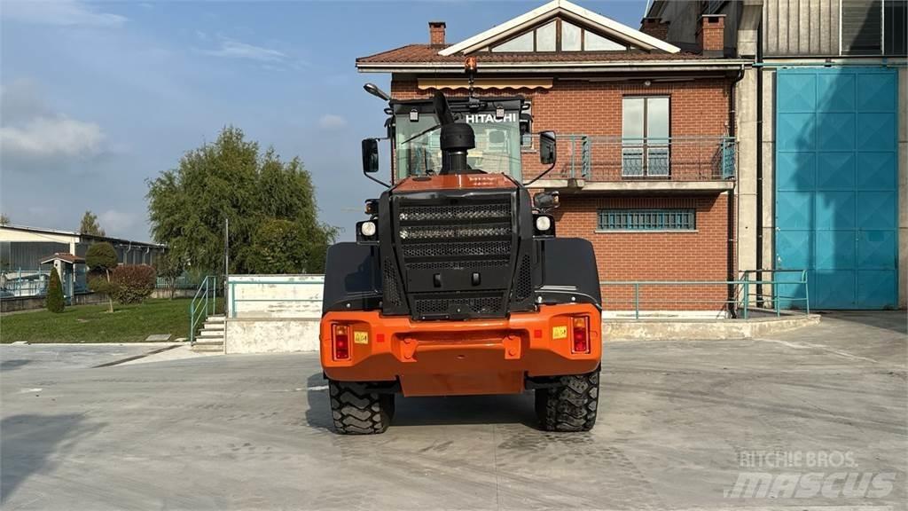 Hitachi ZW180-5B Фронтальні навантажувачі