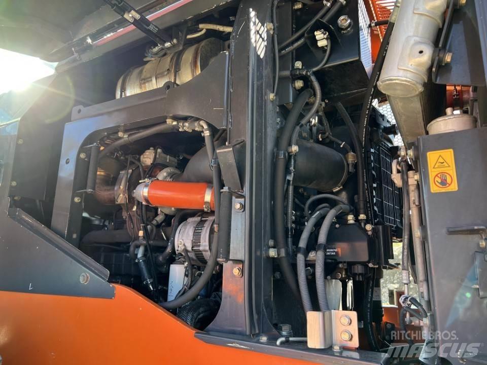 Hitachi ZW250-6 Фронтальні навантажувачі