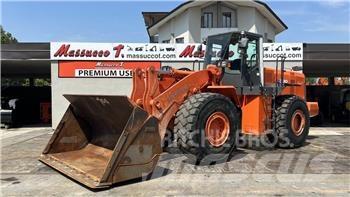 Hitachi ZW330 Фронтальні навантажувачі