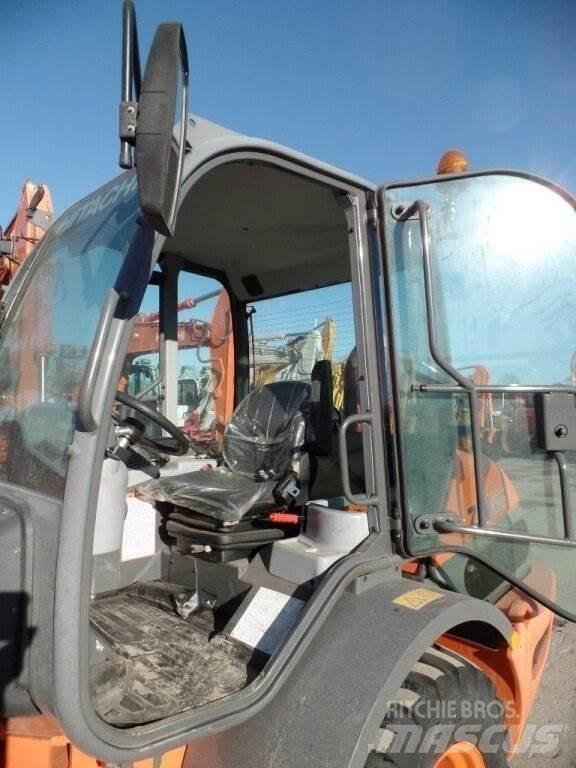 Hitachi ZW65 Фронтальні навантажувачі