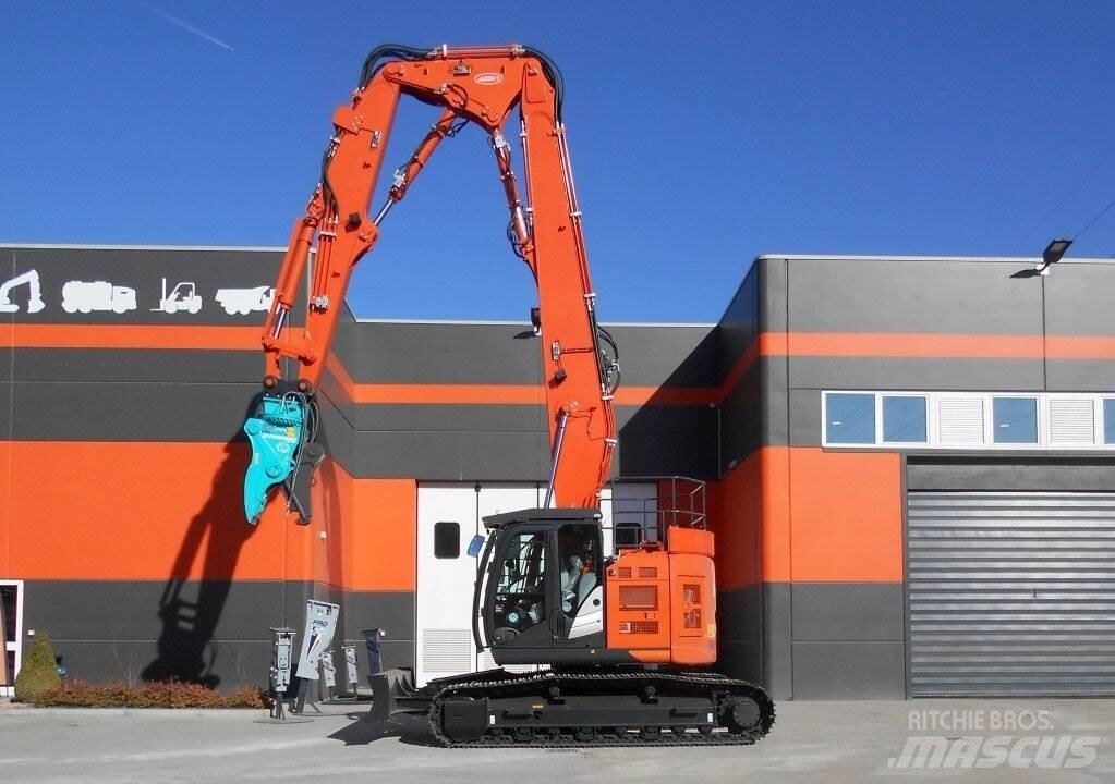 Hitachi ZX225-US6 Гусеничні екскаватори