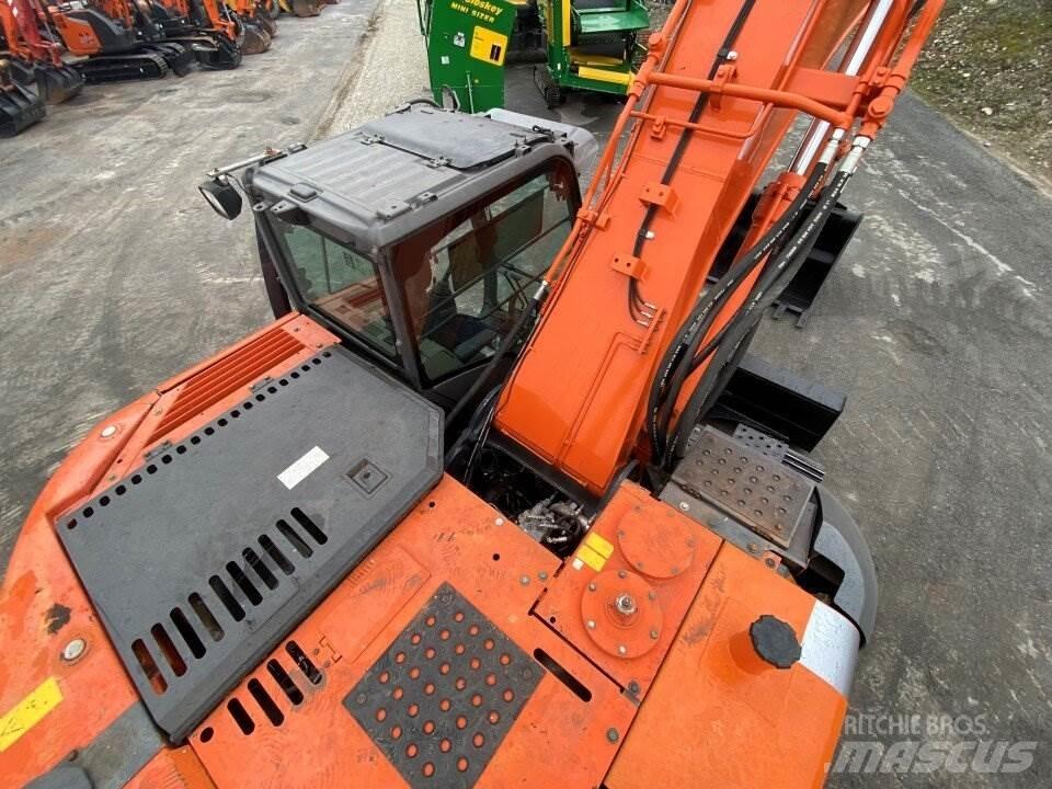 Hitachi ZX225 USBLC Гусеничні екскаватори