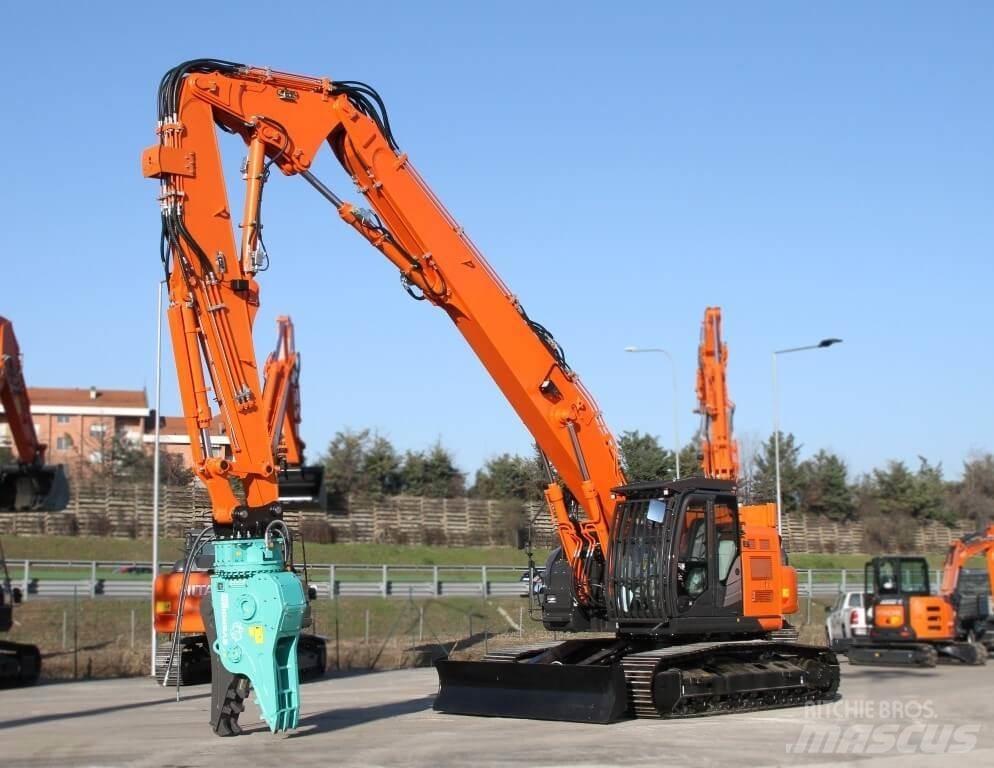 Hitachi ZX225USLC-6 Гусеничні екскаватори