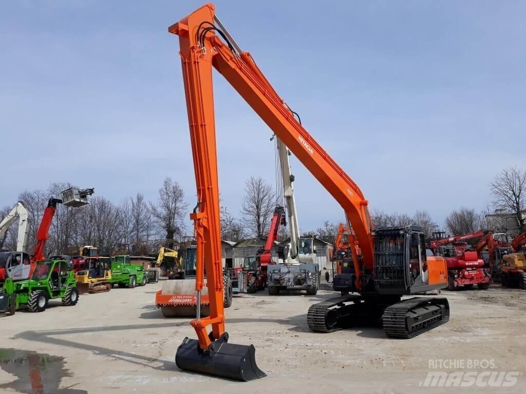 Hitachi ZX250LCN -3 SLF Гусеничні екскаватори