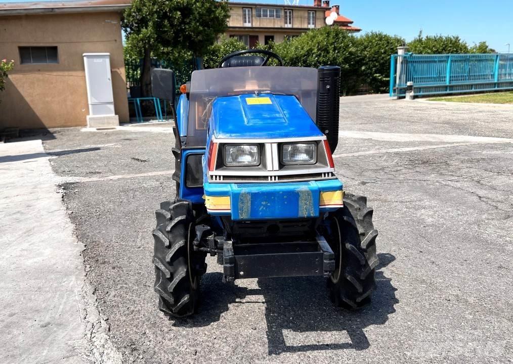 Iseki TU170F 4x4 Снігоочищувальні ножі та плуги