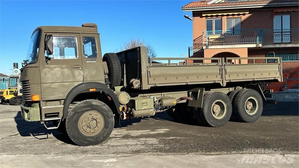 Iveco 260-35 6x4 Вантажівки / спеціальні