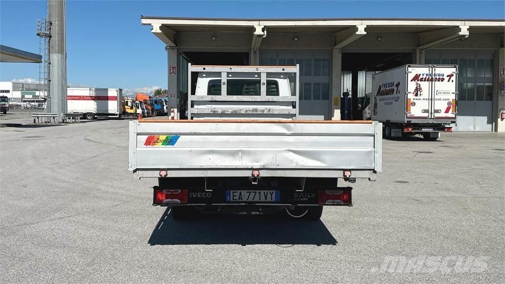 Iveco DAILY 35C13 4X2 Вантажівки / спеціальні