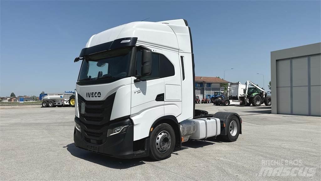Iveco S-WAY 490 4x2 Вантажівки / спеціальні