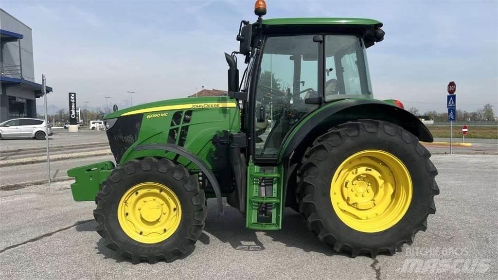 John Deere 6090MC 4X4 Снігоочищувальні ножі та плуги