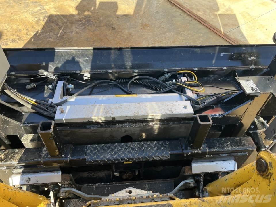 Komatsu CK 20 HF Міні-навантажувачі