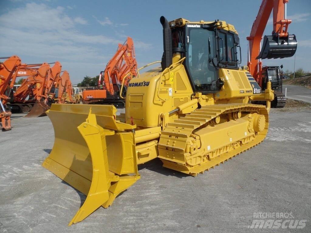 Komatsu D61 EXi Гусеничні бульдозери