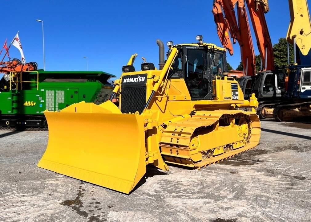 Komatsu D65 Гусеничні бульдозери