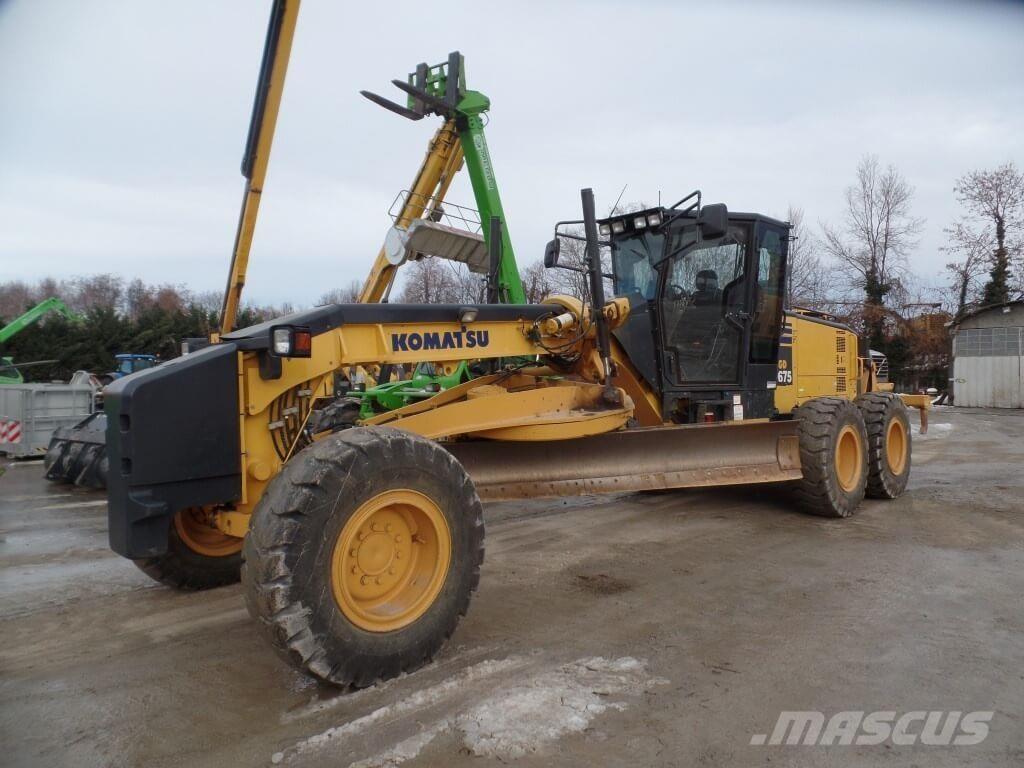 Komatsu GD675-5 Гусеничні бульдозери