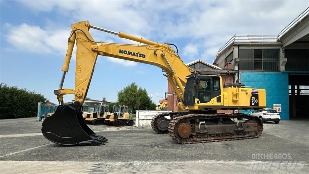Komatsu PC700 LC-8E0 Гусеничні екскаватори